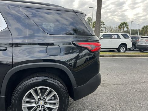 Used 2023 Chevrolet Traverse LT image 8