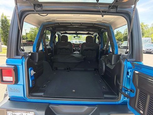 Used 2022 Jeep Wrangler Unlimited Rubicon w/ Dual Top Group AWD/4WD image 12
