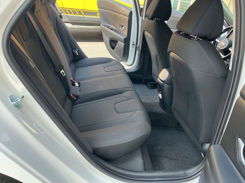 New 2026 Hyundai Elantra SE FWD image 16