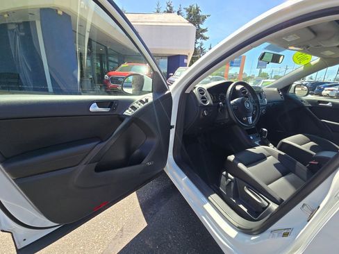 Used 2015 Volkswagen Tiguan SEL AWD/4WD image 20