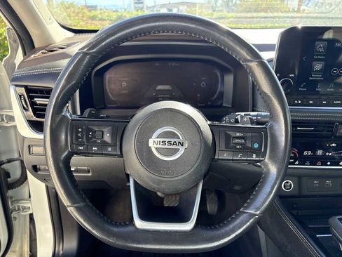 Used 2021 Nissan Rogue Platinum image 24