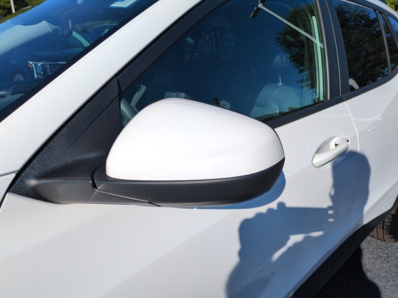 Used 2025 Chevrolet Trax LT FWD image 10