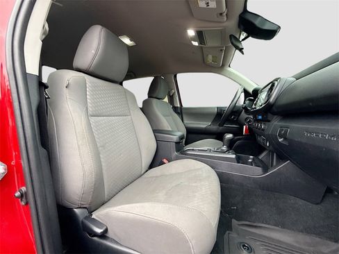 Used 2022 Toyota Tacoma SR image 28