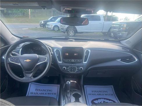 Used 2019 Chevrolet Malibu LT image 14
