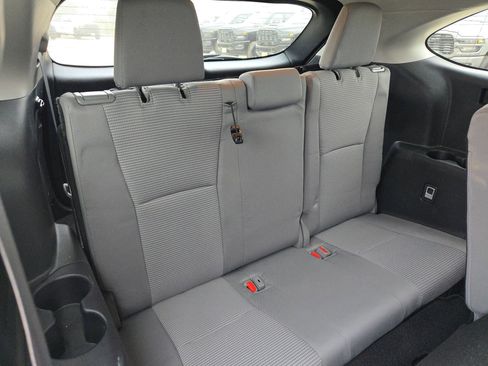 Used 2023 Toyota Highlander L image 26