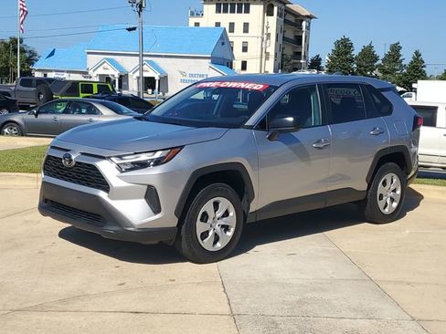 Used 2025 Toyota RAV4 LE AWD/4WD image 1