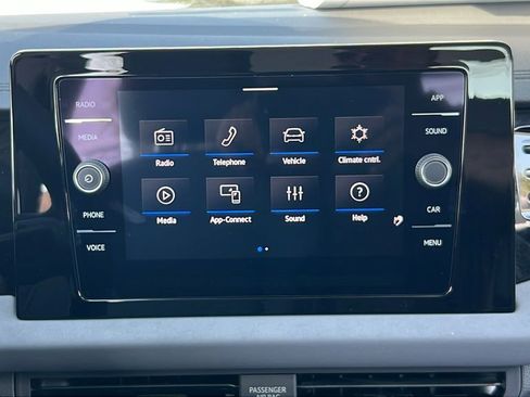 New 2026 Volkswagen Jetta SE FWD image 20