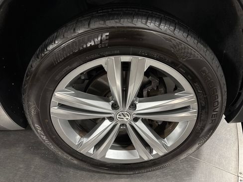 Used 2019 Volkswagen Atlas SEL R-Line AWD/4WD image 14