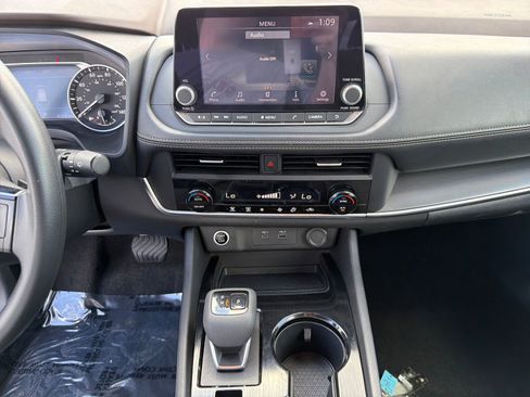 Certified 2023 Nissan Rogue SV image 15