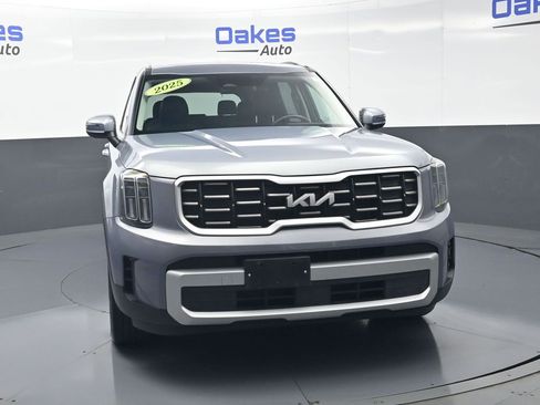 Used 2025 Kia Telluride S AWD/4WD image 3
