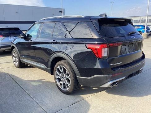 Used 2025 Ford Explorer Platinum w/ Ultimate Package image 14