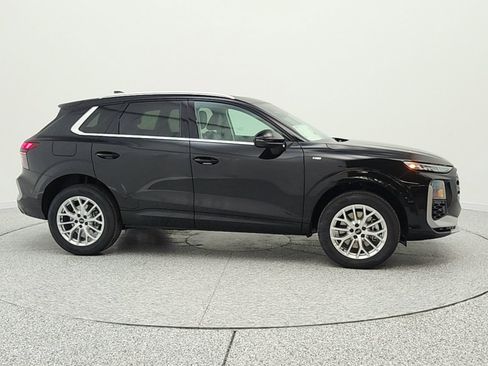 New 2026 Audi Q3 quattro 2.0T AWD/4WD image 4