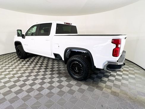 Used 2024 Chevrolet Silverado 2500 LT image 5
