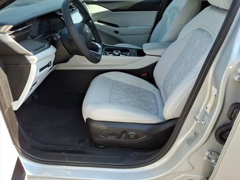 New 2026 Jeep Cherokee Overland w/ Advanced Pro Tech Group AWD/4WD image 12
