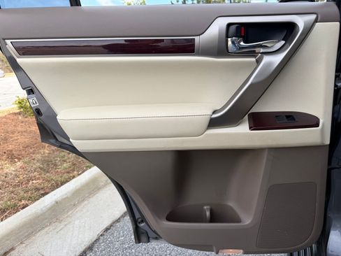 Used 2016 Lexus GX 460 w/ Premium Package image 45