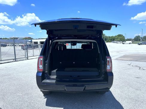 Certified 2018 GMC Yukon SLT w/ Open Road Package AWD/4WD image 23
