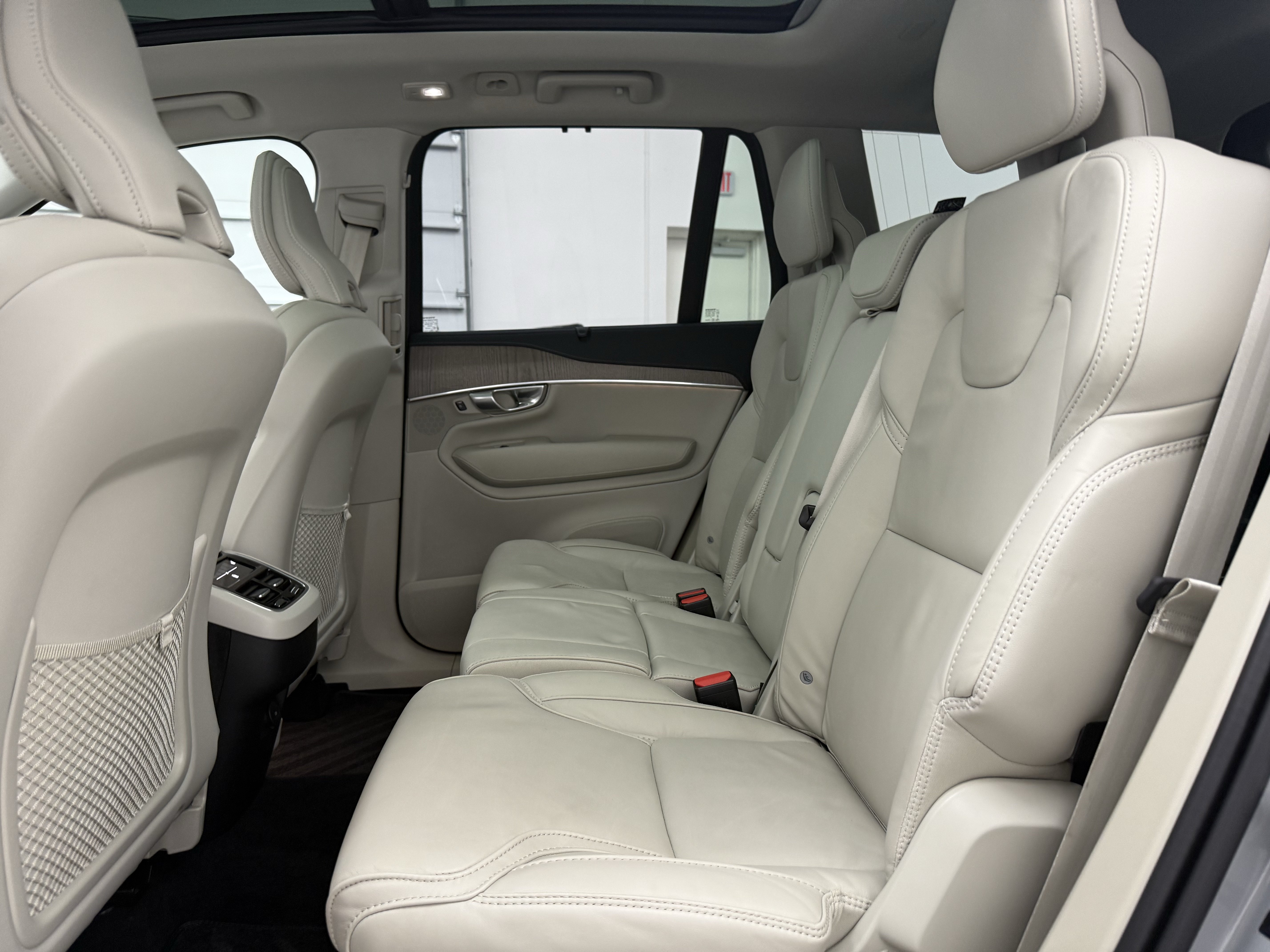 Certified 2024 Volvo XC90 B6 Ultimate w/ Protection Package Premier AWD/4WD image 26
