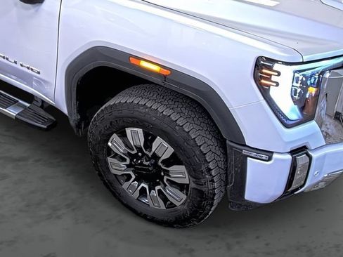 Used 2024 GMC Sierra 2500 Denali w/ Denali Reserve Package AWD/4WD image 15