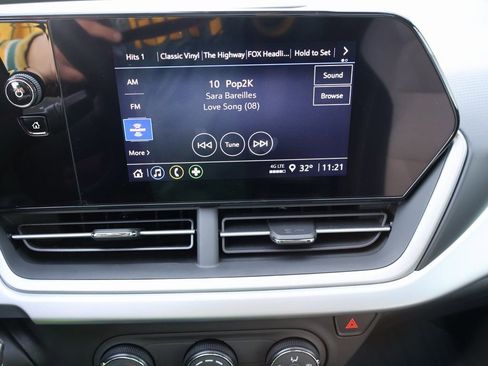 New 2026 Chevrolet Trax RS w/ Sunroof Package image 19