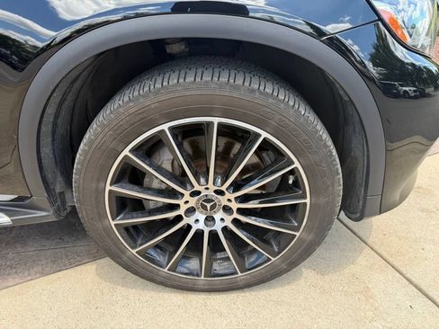 Used 2019 Mercedes-Benz GLC 300 image 14
