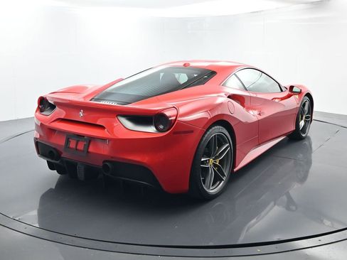 Used 2018 Ferrari 488 GTB RWD image 14