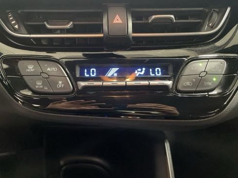 Used 2018 Toyota C-HR XLE image 17