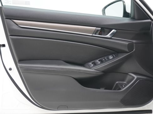 Used 2019 Honda Accord LX image 13