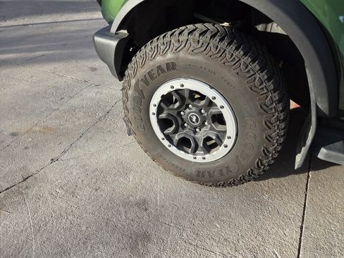 Used 2023 Ford Bronco Outer Banks w/ Sasquatch Package image 9