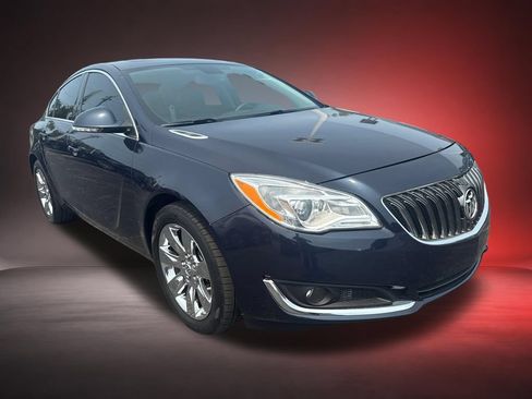 Used 2017 Buick Regal Premium w/ Experience Buick Package AWD/4WD image 3