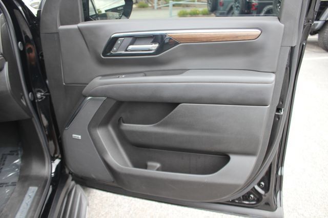 Used 2025 Chevrolet Tahoe High Country w/ Sun And Tow Package AWD/4WD image 36