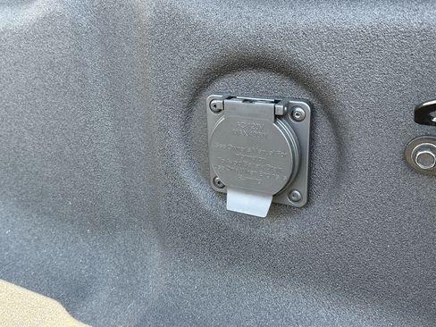 New 2026 Nissan Frontier PRO-4X w/ Pro-4x Convenience Package image 18