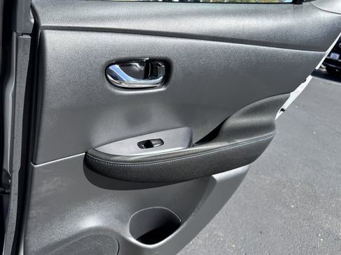 Certified 2024 Nissan Leaf S image 19