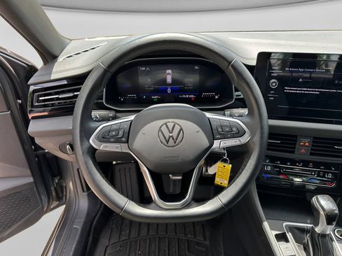 Used 2025 Volkswagen Jetta Sport FWD image 22