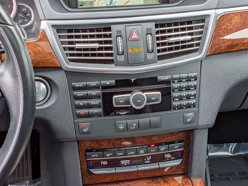 Used 2013 Mercedes-Benz E 350 4MATIC Sedan image 27