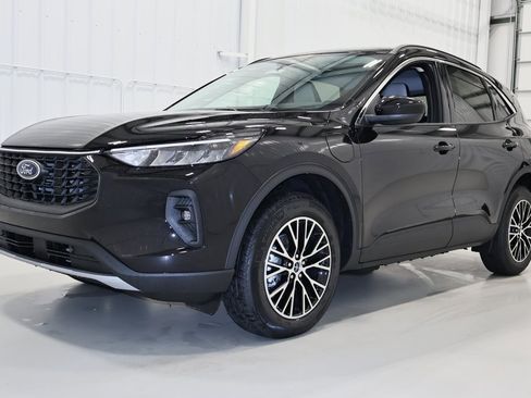 Certified 2024 Ford Escape SE image 36