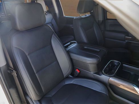 Used 2022 Chevrolet Silverado 2500 LT w/ Convenience Package image 29