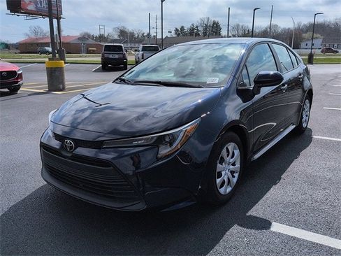 Certified 2025 Toyota Corolla LE image 3