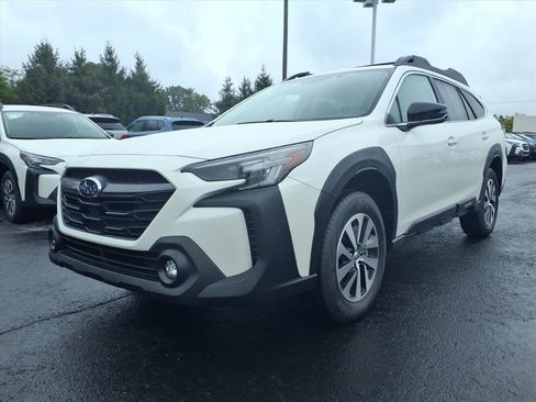 New 2025 Subaru Outback Premium image 2