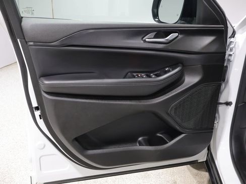 Used 2024 Jeep Grand Cherokee Altitude image 13