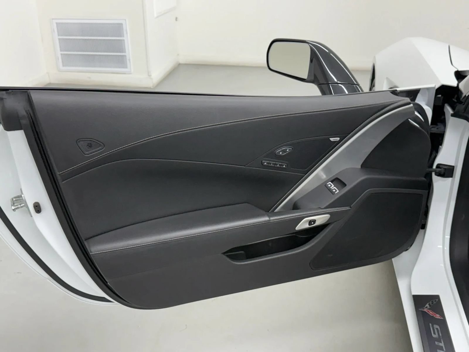 Used 2019 Chevrolet Corvette Stingray Coupe RWD image 26