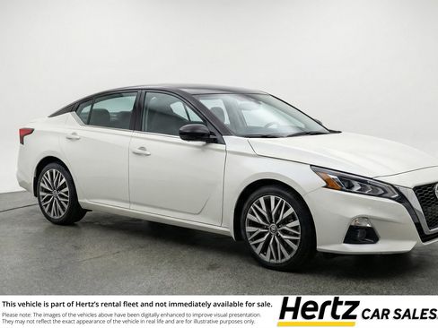 Used 2025 Nissan Altima 2.5 SV FWD image 1