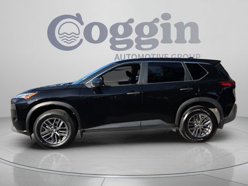 Used 2023 Nissan Rogue S FWD image 2