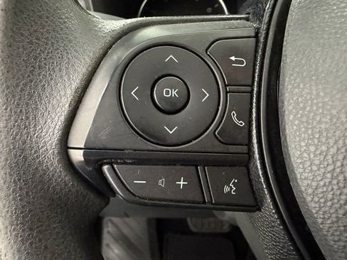 Used 2020 Toyota RAV4 LE FWD image 11