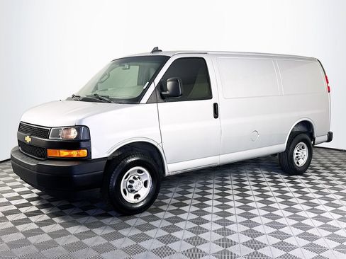 Used 2022 Chevrolet Express 2500 w/ Driver Convenience Package image 4