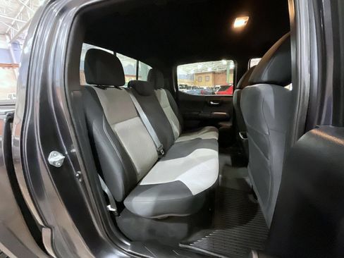 Used 2021 Toyota Tacoma TRD Off-Road AWD/4WD image 18