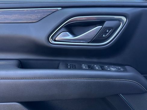 Used 2023 Chevrolet Tahoe Premier RWD image 11