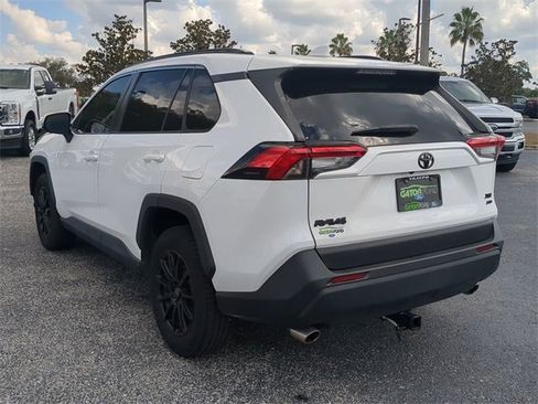 Used 2020 Toyota RAV4 XLE image 7