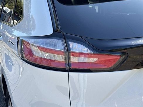 Certified 2024 Ford Edge SEL image 11