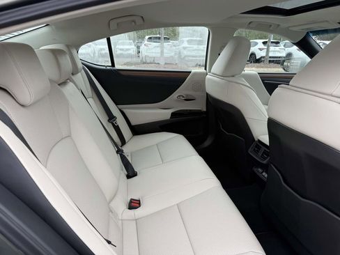 Used 2025 Lexus ES 350 Premium w/ Premium Package image 16