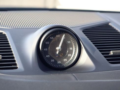 Certified 2024 Porsche Cayenne Coupe image 28